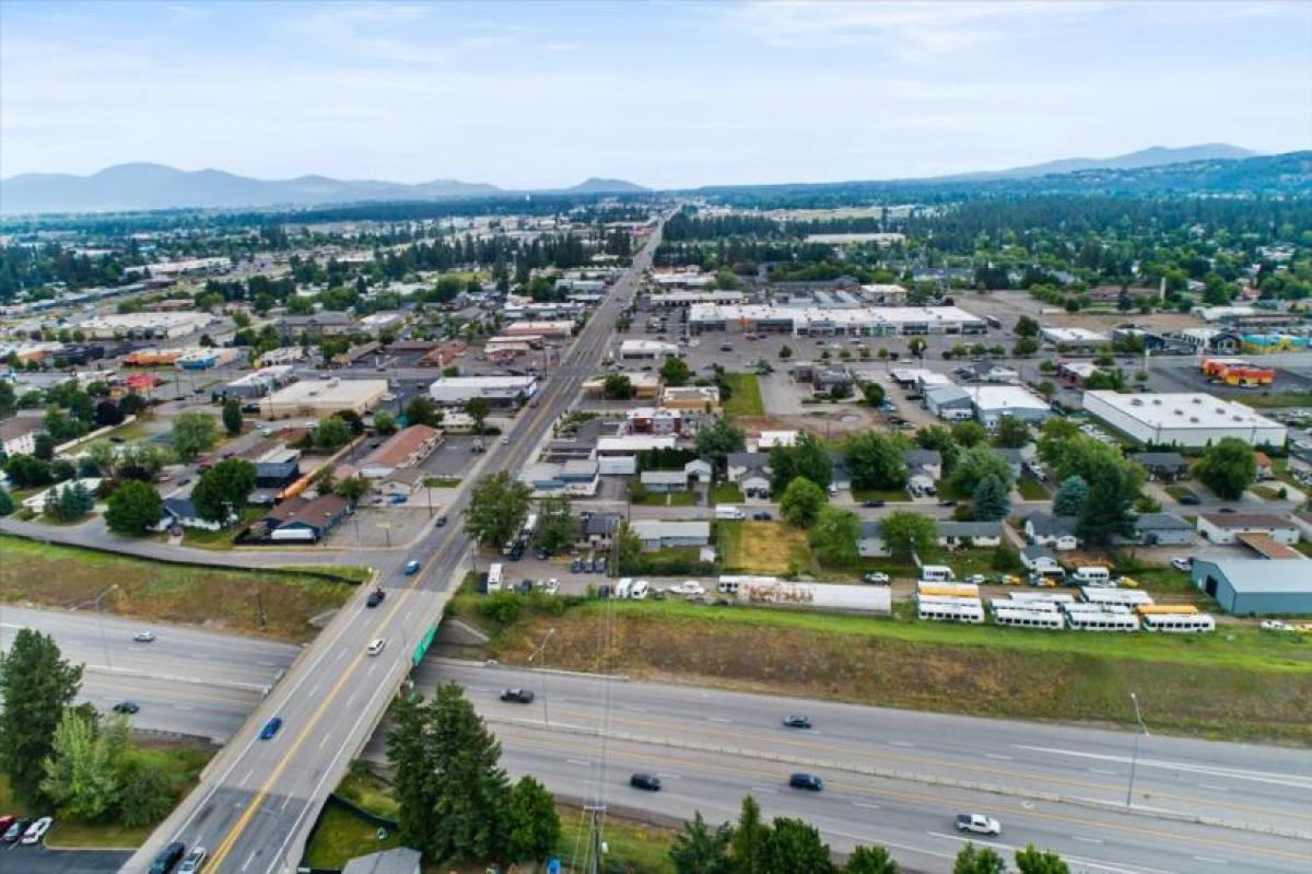 Coeur dAlene Retail Space on Government Way for Lease